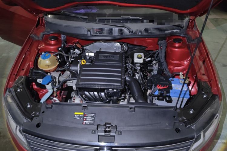 Used Volkswagen Lavida 2017 1.6L Automatic Fashion Edition Engine Bay