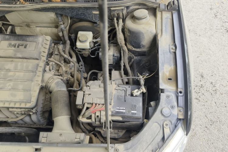 Used Volkswagen Lavida 2017 1.6L Manual Fashion Edition Engine Bay Left