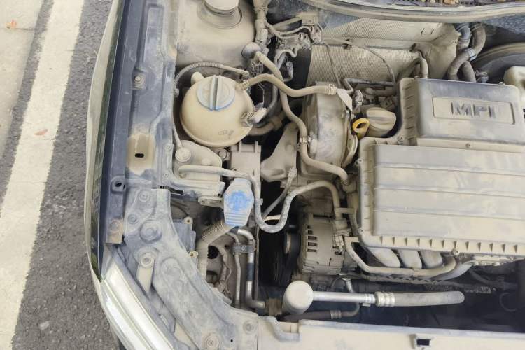 Used Volkswagen Lavida 2017 1.6L Manual Fashion Edition Engine Bay Right