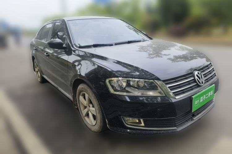 Used Volkswagen Lavida 2017 1.6L Manual Fashion Edition Front Right 45 Deg