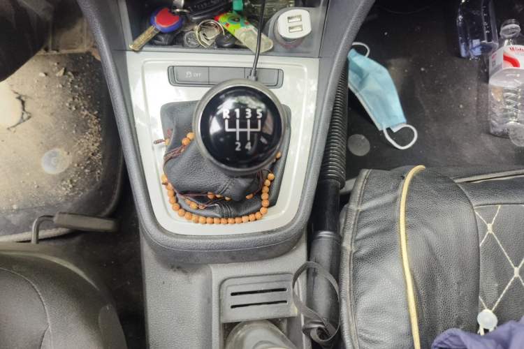 Used Volkswagen Lavida 2017 1.6L Manual Fashion Edition Gear Lever