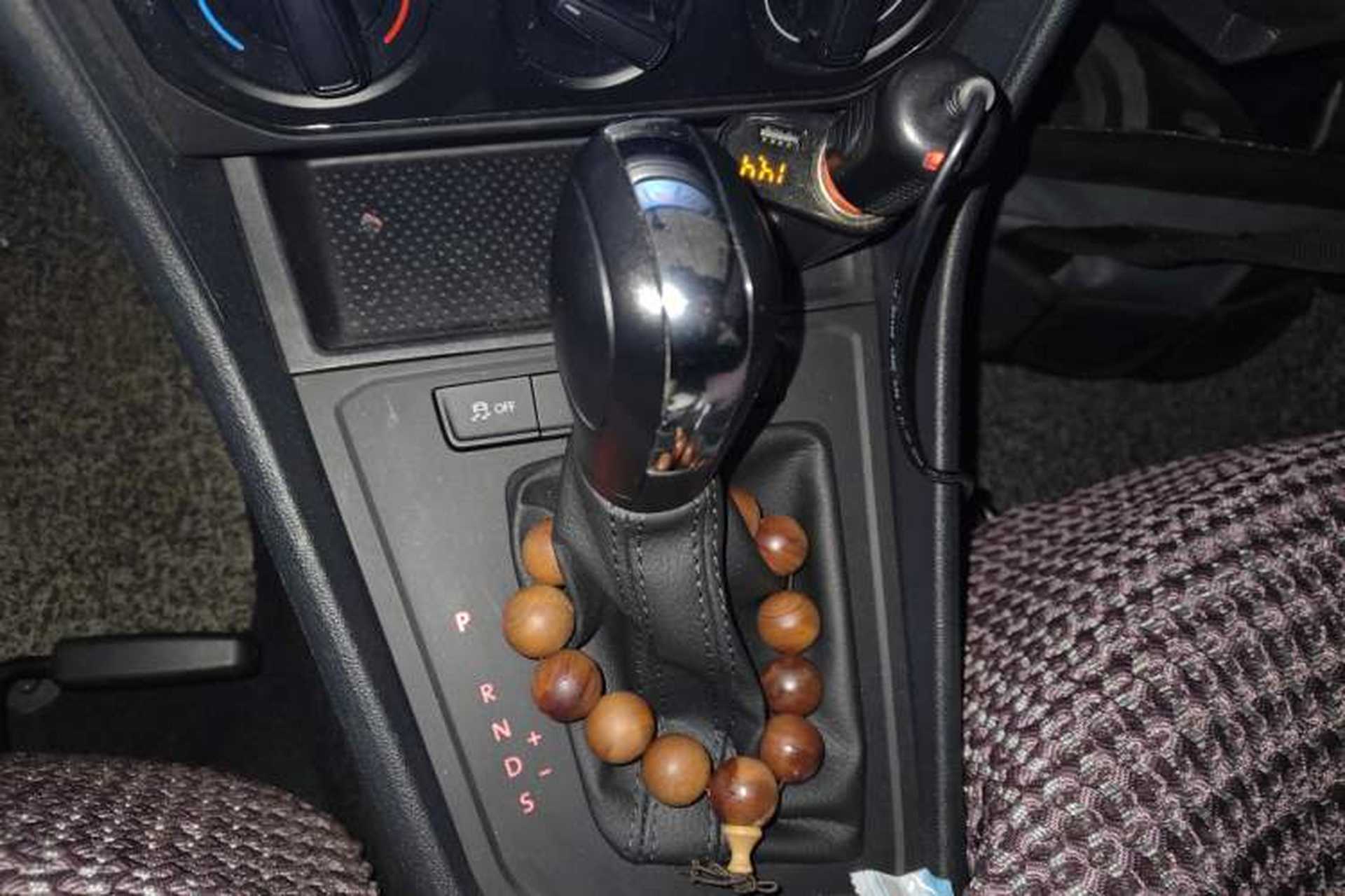 Used Volkswagen Lavida 2017 1.6L Automatic Fashion Edition Gear Lever