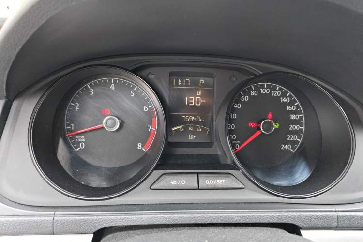 Used Volkswagen Lavida 2017 1.6L Automatic Fashion Edition Instrument Cluster