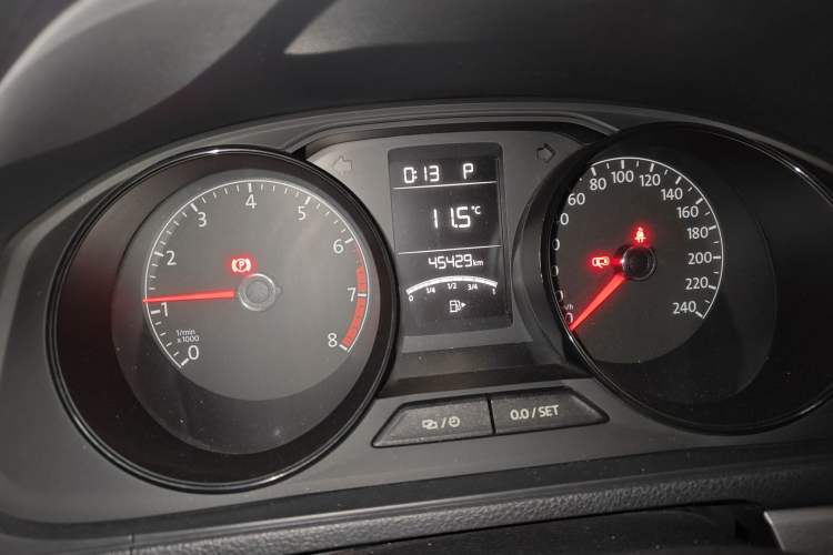 Used Volkswagen Lavida 2017 1.6L Automatic Fashion Edition Instrument Cluster