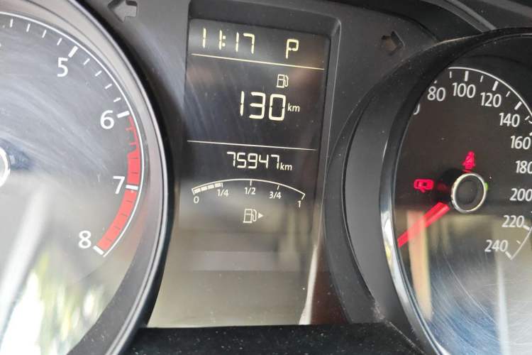 Used Volkswagen Lavida 2017 1.6L Automatic Fashion Edition Odometer Close Up