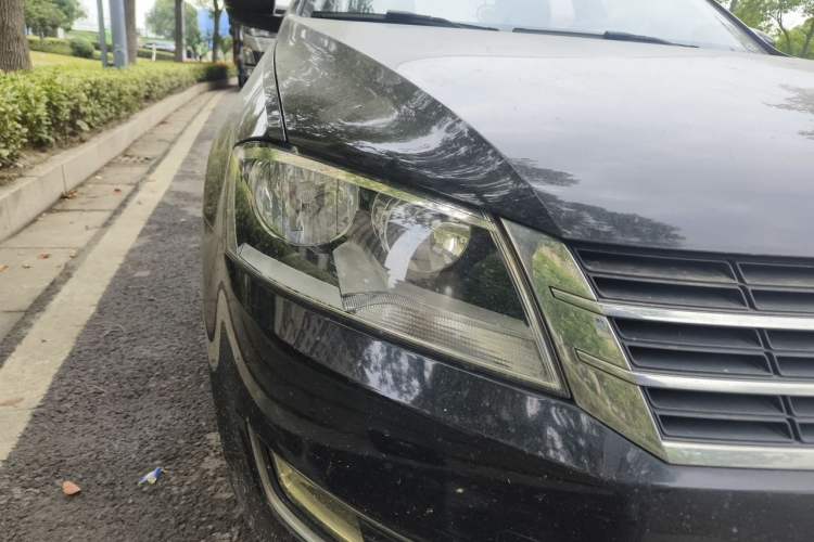 Used Volkswagen Lavida 2017 1.6L Manual Fashion Edition Right Front Headlight
