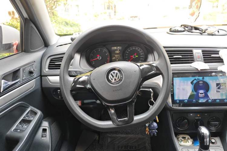 Used Volkswagen Lavida 2017 1.6L Automatic Fashion Edition Steering Wheel