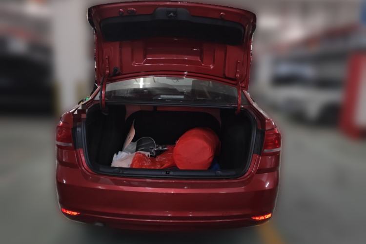 Used Volkswagen Lavida 2017 1.6L Automatic Fashion Edition Trunk