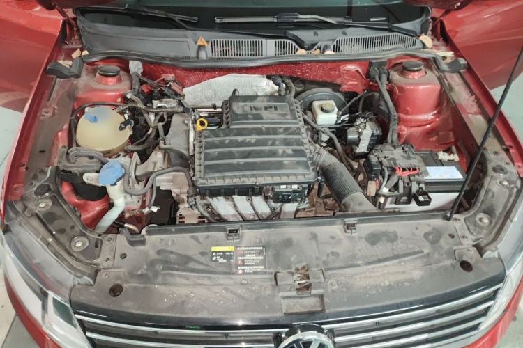Used Volkswagen Lavida 2017 1.6L Automatic Fashion Edition Engine Bay