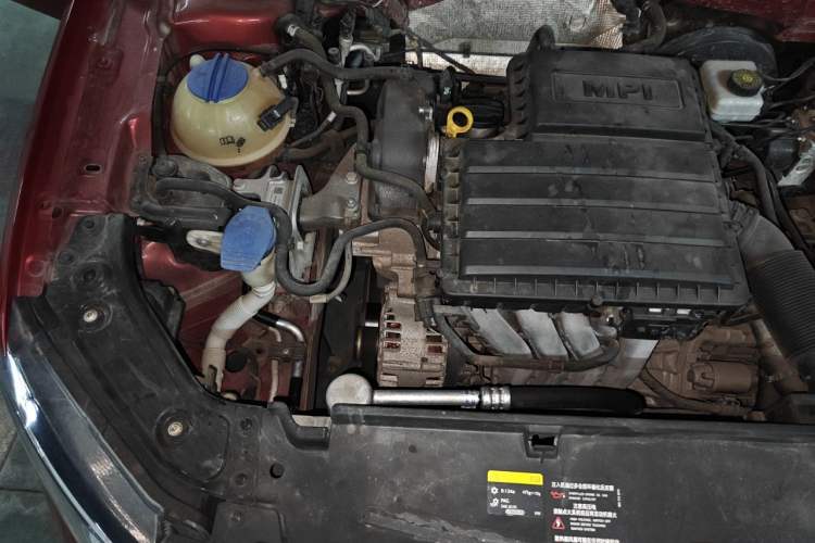 Used Volkswagen Lavida 2017 1.6L Automatic Fashion Edition Engine Bay Right