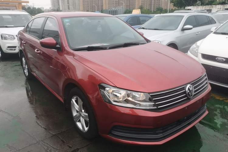 Used Volkswagen Lavida 2017 1.6L Manual Fashion Edition Front Right 45 Deg