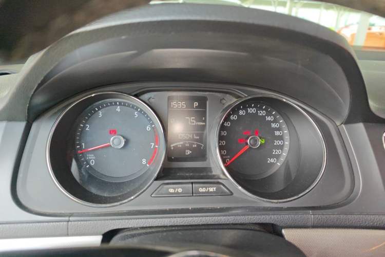 Used Volkswagen Lavida 2017 1.6L Automatic Comfort Edition Instrument Cluster