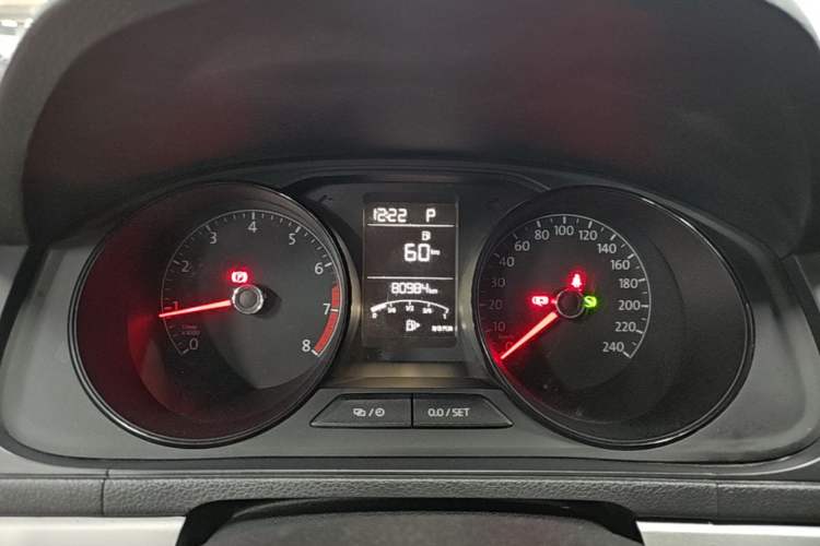 Used Volkswagen Lavida 2017 1.6L Automatic Fashion Edition Instrument Cluster