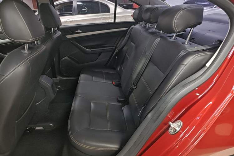 Used Volkswagen Lavida 2017 1.6L Automatic Fashion Edition Left Rear Seat