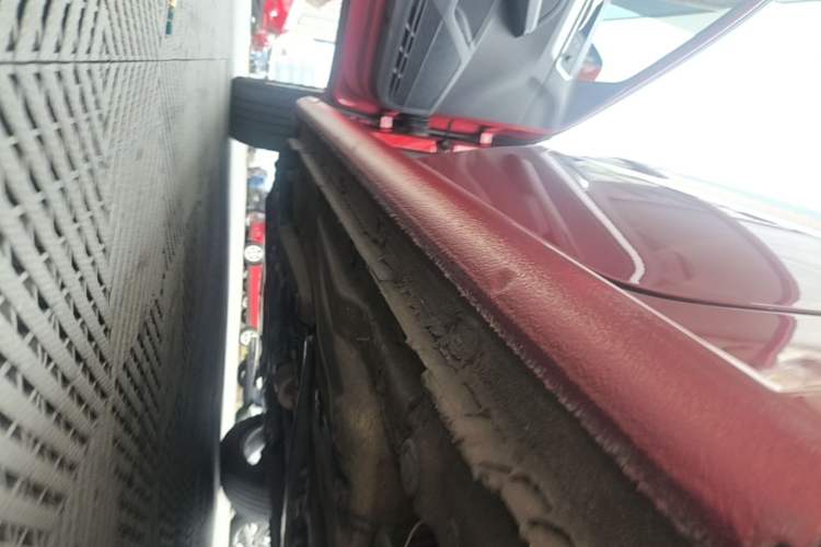 Used Volkswagen Lavida 2017 1.6L Automatic Comfort Edition Left Side Sill
