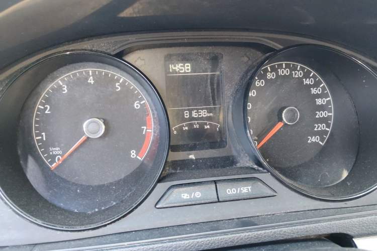 Used Volkswagen Lavida 2017 1.6L Automatic Fashion Edition Odometer Close Up