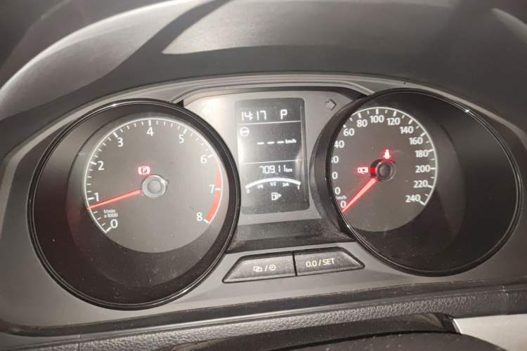 Used Volkswagen Lavida 2017 1.6L Automatic Fashion Edition Odometer Close Up