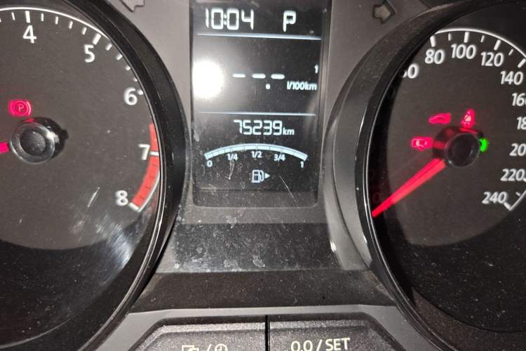 Used Volkswagen Lavida 2017 1.6L Automatic Fashion Edition Odometer Close Up