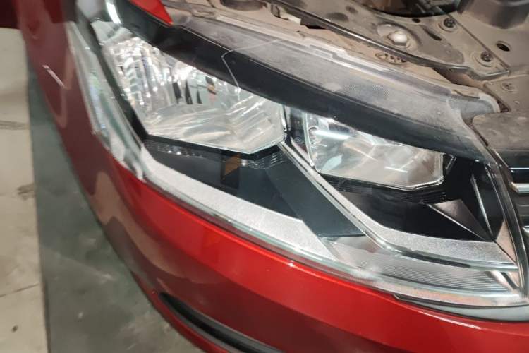 Used Volkswagen Lavida 2017 1.6L Automatic Fashion Edition Right Front Headlight