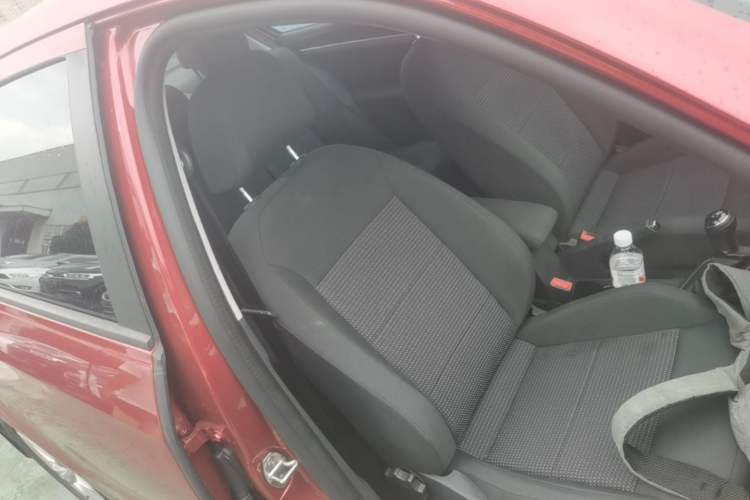 Used Volkswagen Lavida 2017 1.6L Manual Fashion Edition Right Front Seat