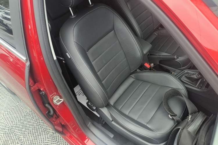 Used Volkswagen Lavida 2017 1.6L Automatic Comfort Edition Right Front Seat
