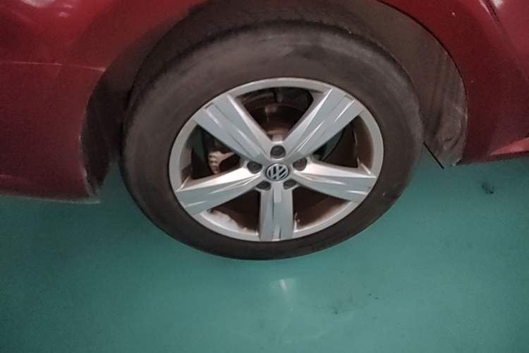 Used Volkswagen Lavida 2017 1.6L Automatic Fashion Edition Right Rear Wheel Hub