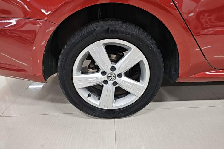 Used Volkswagen Lavida 2017 1.6L Automatic Fashion Edition Right Rear Wheel Hub