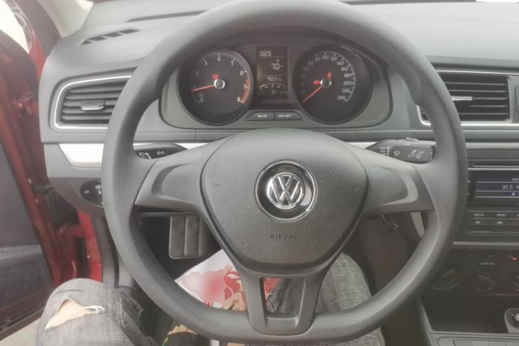 Used Volkswagen Lavida 2017 1.6L Manual Fashion Edition Steering Wheel