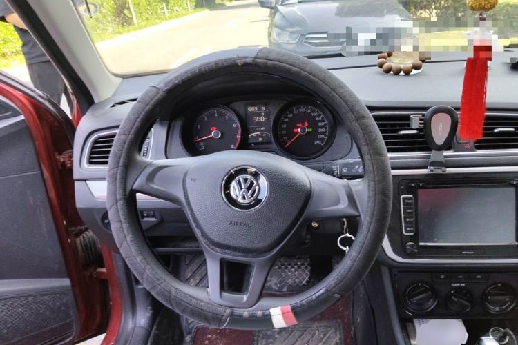 Used Volkswagen Lavida 2017 1.6L Automatic Fashion Edition Steering Wheel