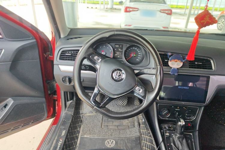 Used Volkswagen Lavida 2017 1.6L Automatic Comfort Edition Steering Wheel