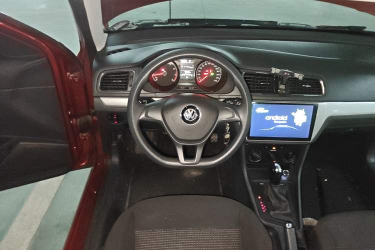 Used Volkswagen Lavida 2017 1.6L Automatic Fashion Edition Steering Wheel