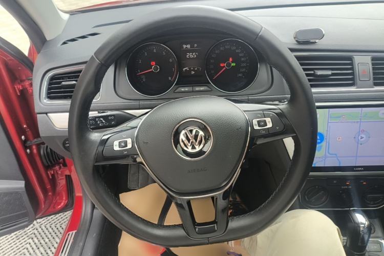 Used Volkswagen Lavida 2017 1.6L Automatic Comfort Edition Steering Wheel