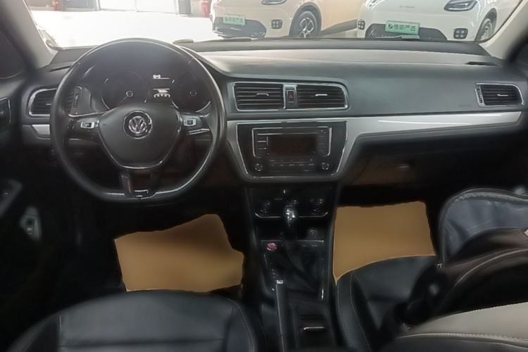 Used Volkswagen Lavida 2017 230TSI DSG Comfort Edition Center Console