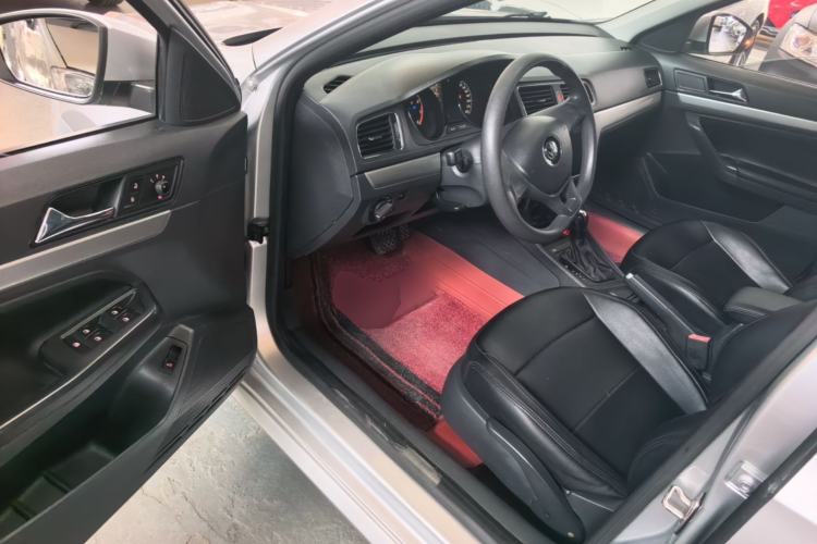 Used Volkswagen Lavida 2017 1.6L Automatic Fashion Edition Driver Seat