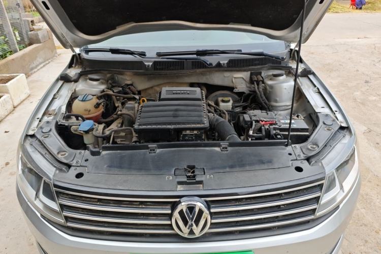 Used Volkswagen Lavida 2017 1.6L Manual Fashion Edition Engine Bay