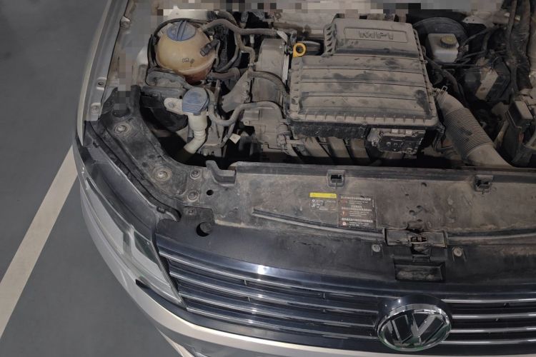 Used Volkswagen Lavida 2017 1.6L Automatic Comfort Edition Engine Bay Right