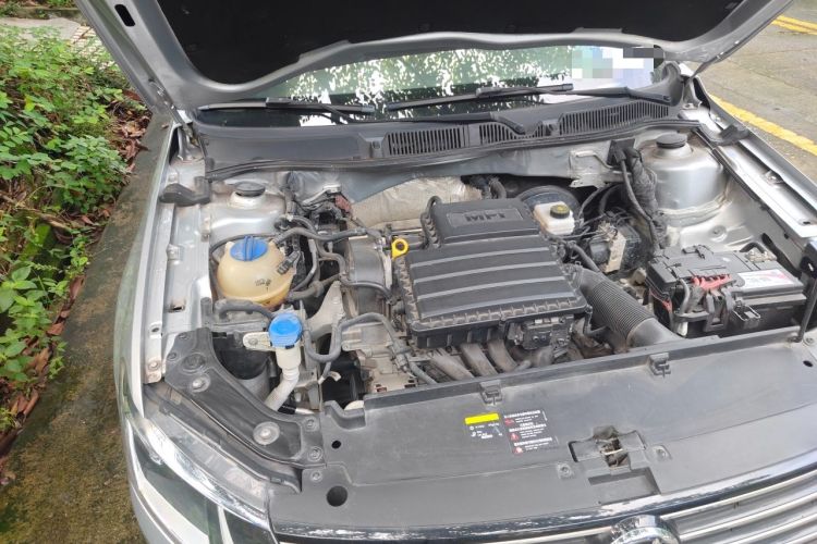 Used Volkswagen Lavida 2017 1.6L Automatic Fashion Edition Engine Bay Right