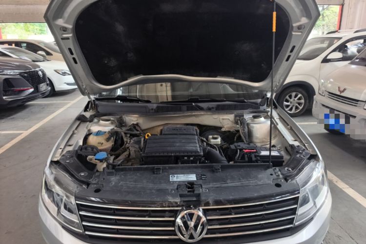 Used Volkswagen Lavida 2017 1.6L Automatic Fashion Edition Engine Bay