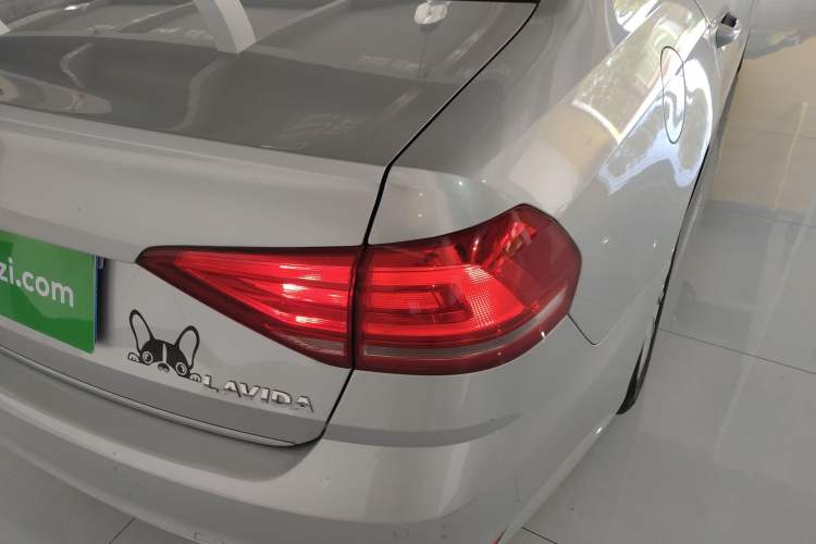 Used Volkswagen Lavida 2017 1.6L Automatic Comfort Edition Exterior 1