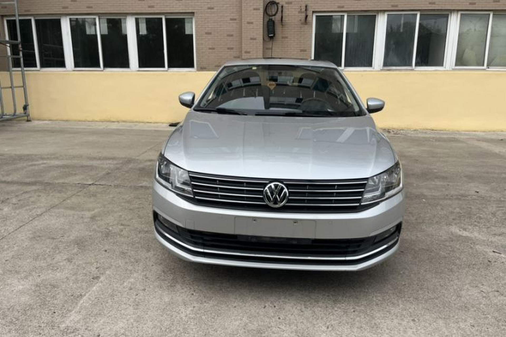 Used Volkswagen Lavida 2017 1.6L Automatic Comfort Edition Exterior 4