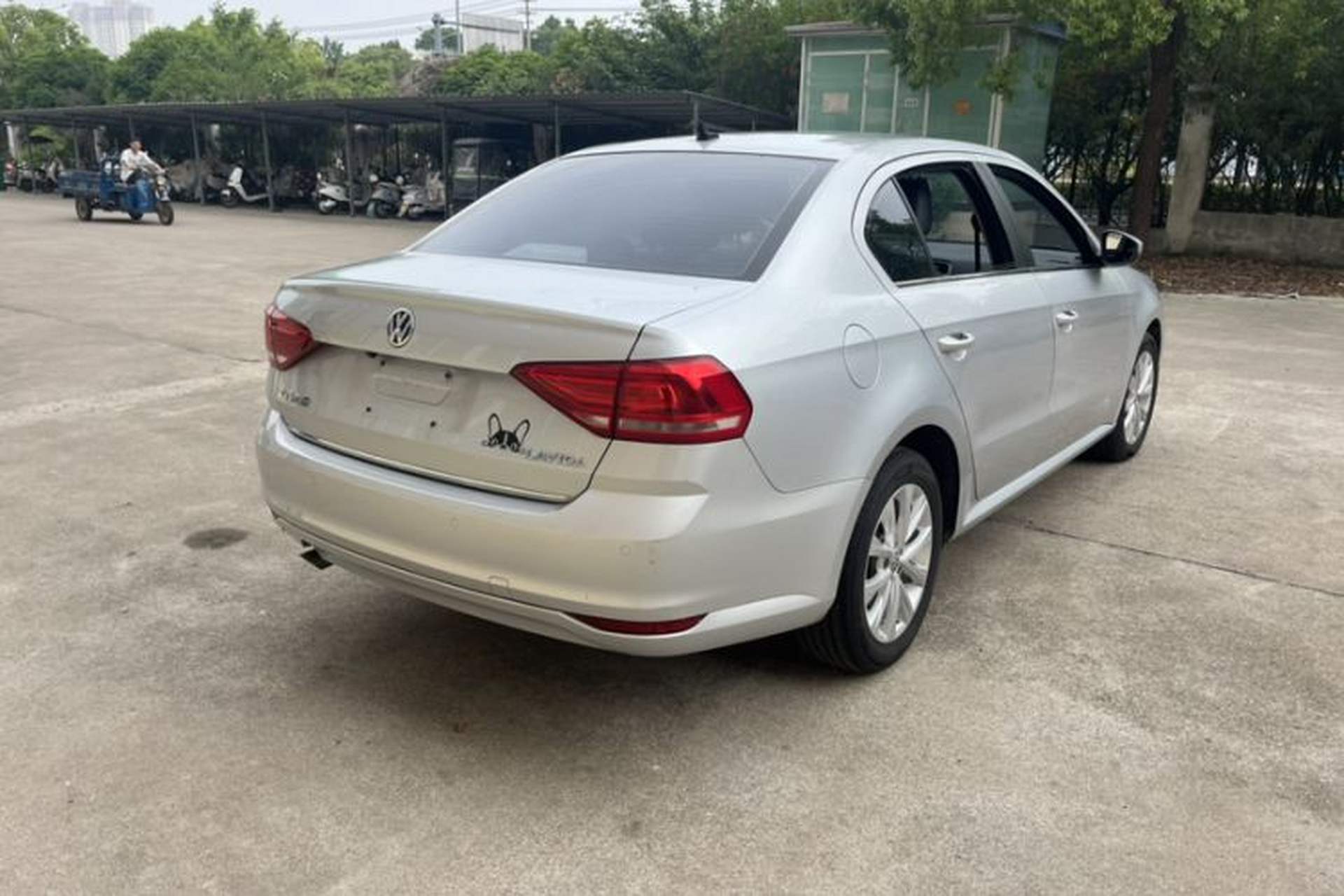 Used Volkswagen Lavida 2017 1.6L Automatic Comfort Edition Exterior 9