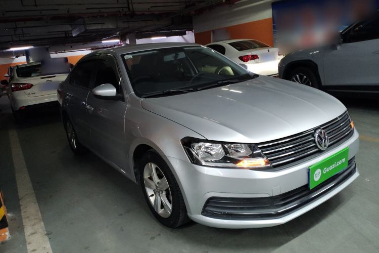 Used Volkswagen Lavida 2017 1.6L Automatic Fashion Edition Front Right 45 Deg