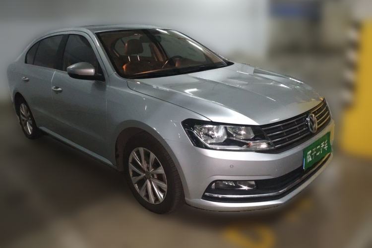 Used Volkswagen Lavida 2017 230TSI DSG Comfort Edition Front Right 45 Deg