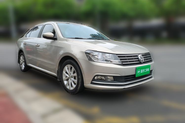 Used Volkswagen Lavida 2017 1.6L Automatic Comfort Edition Front Right 45 Deg