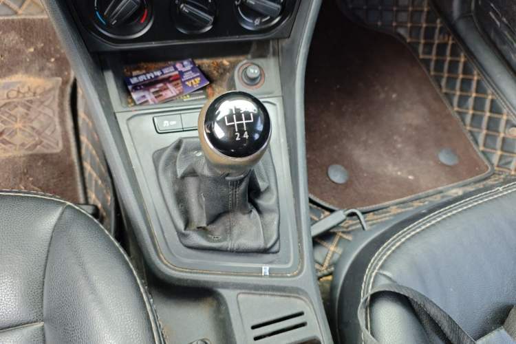 Used Volkswagen Lavida 2017 1.6L Manual Fashion Edition Gear Lever