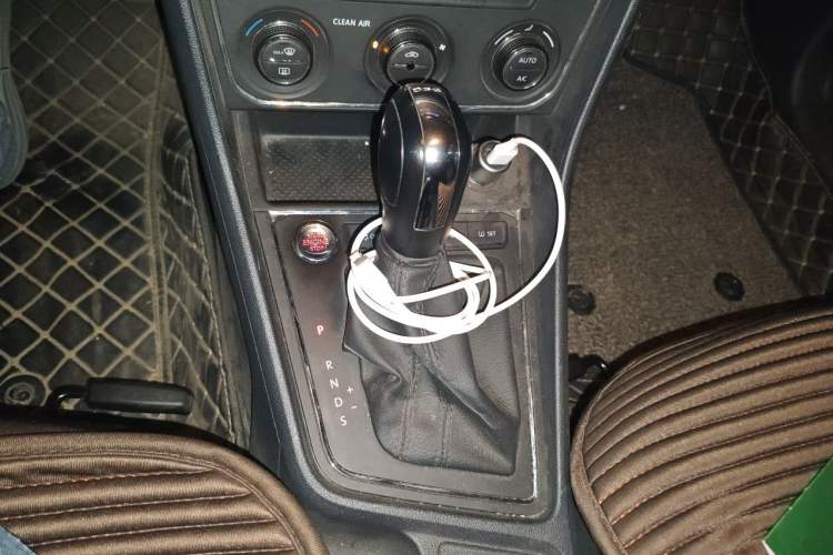 Used Volkswagen Lavida 2017 230TSI DSG Comfort Edition Gear Lever