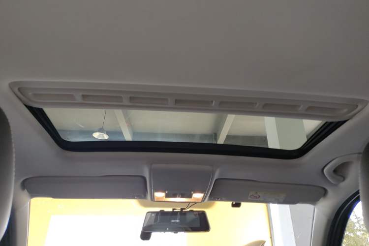 Used Volkswagen Lavida 2017 1.6L Automatic Comfort Edition Headliner