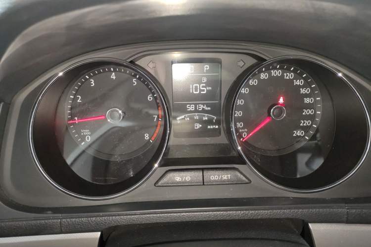 Used Volkswagen Lavida 2017 1.6L Automatic Comfort Edition Instrument Cluster