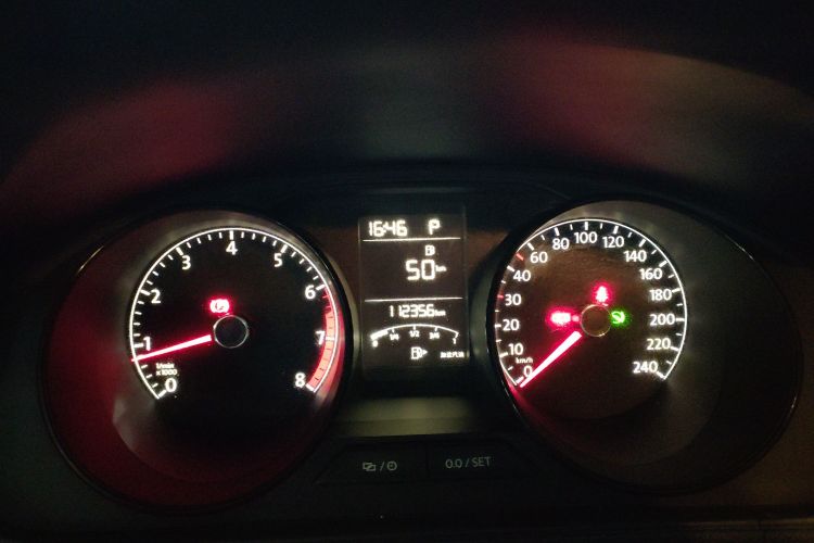 Used Volkswagen Lavida 2017 1.6L Automatic Fashion Edition Instrument Cluster