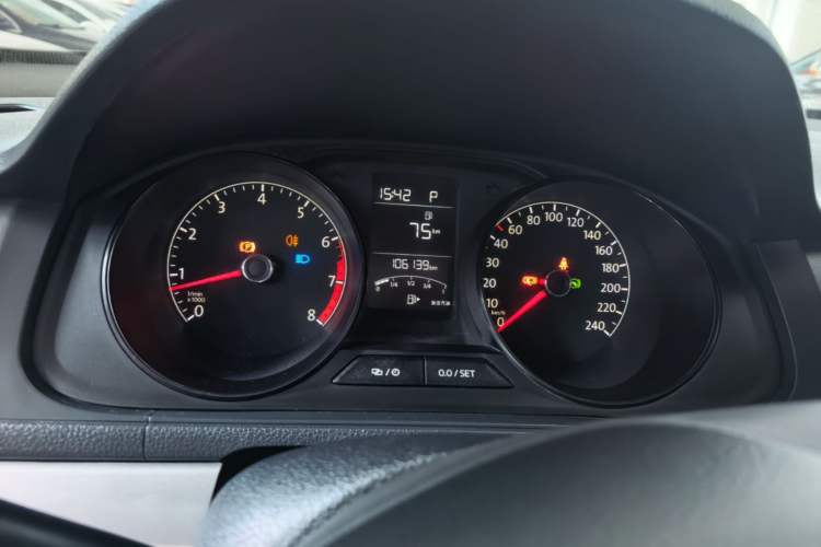 Used Volkswagen Lavida 2017 1.6L Automatic Fashion Edition Instrument Cluster